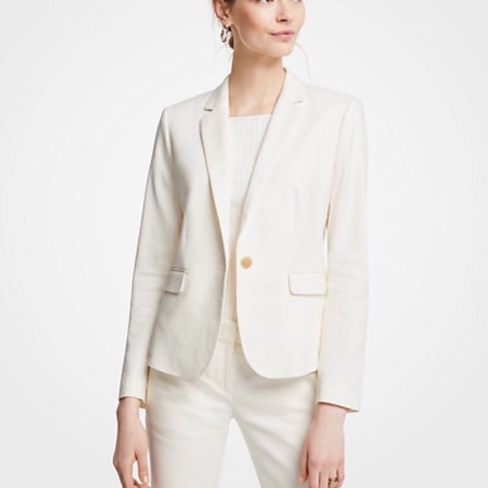 Great white structured blazer!